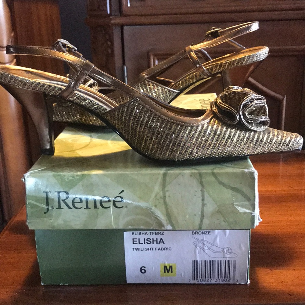 Gold pumps - Picture 2 of 2